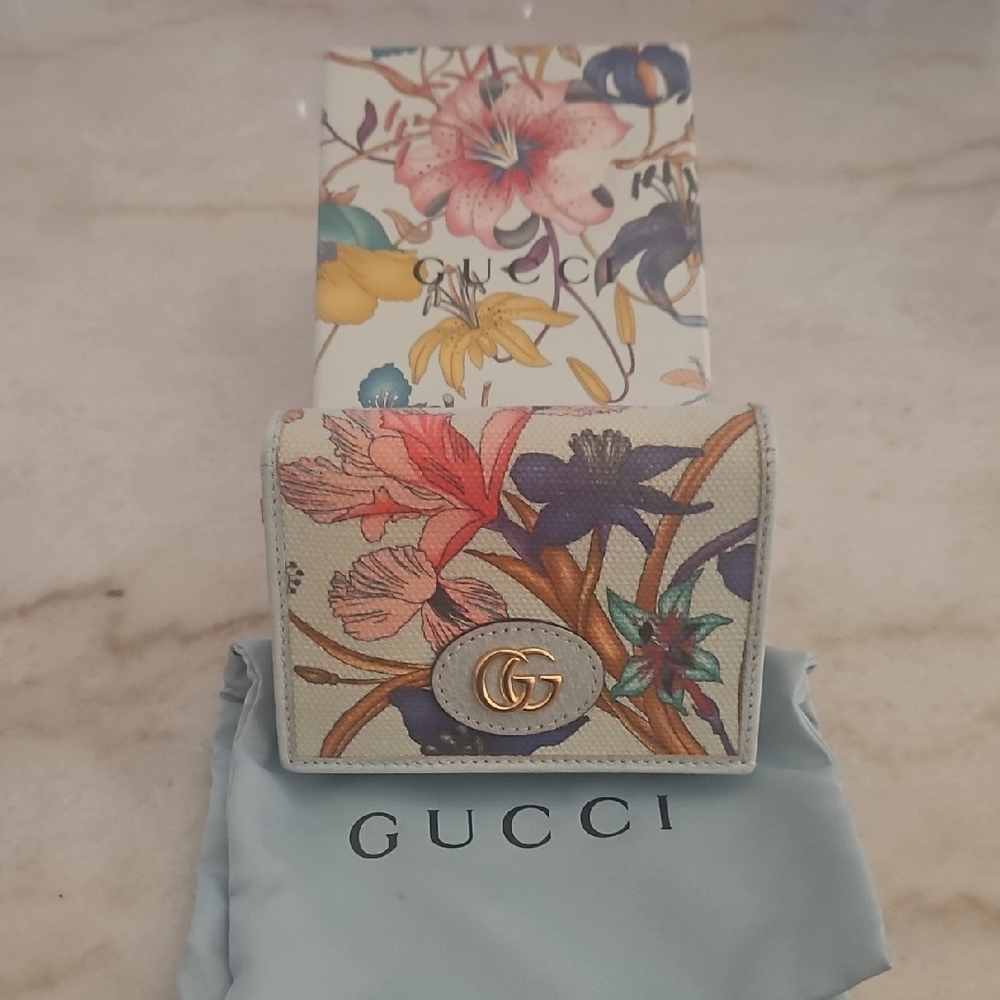 Gucci GG Marmont LIMITED EDITION Bifold Wallet NWOT - Full Inclusion With COA